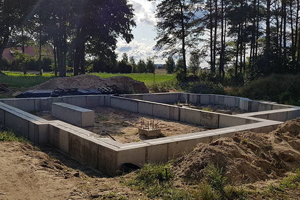 6 metrų poliai, CFA gręžtinių pamatų technologija, rostverkas su apšiltinimu minhusa projektas statybos darbai